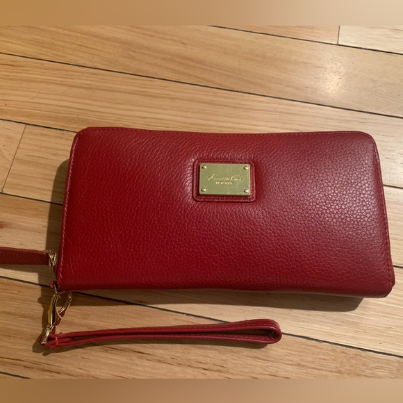 Kenneth Cole Crimson Wristlet with Gold Accents - Picture 1 of 6